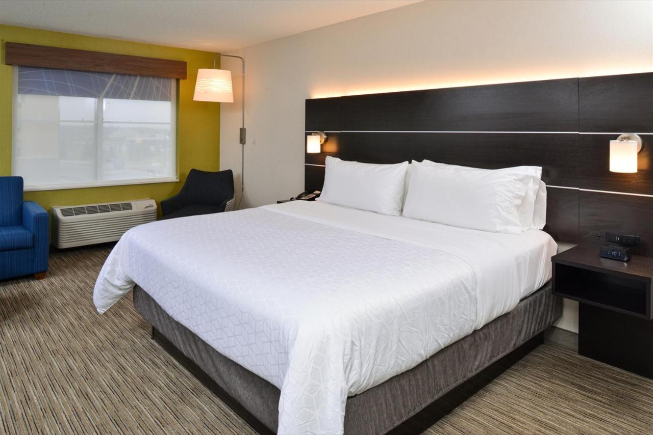 Holiday Inn Express Wixom By Ihg Esterno foto