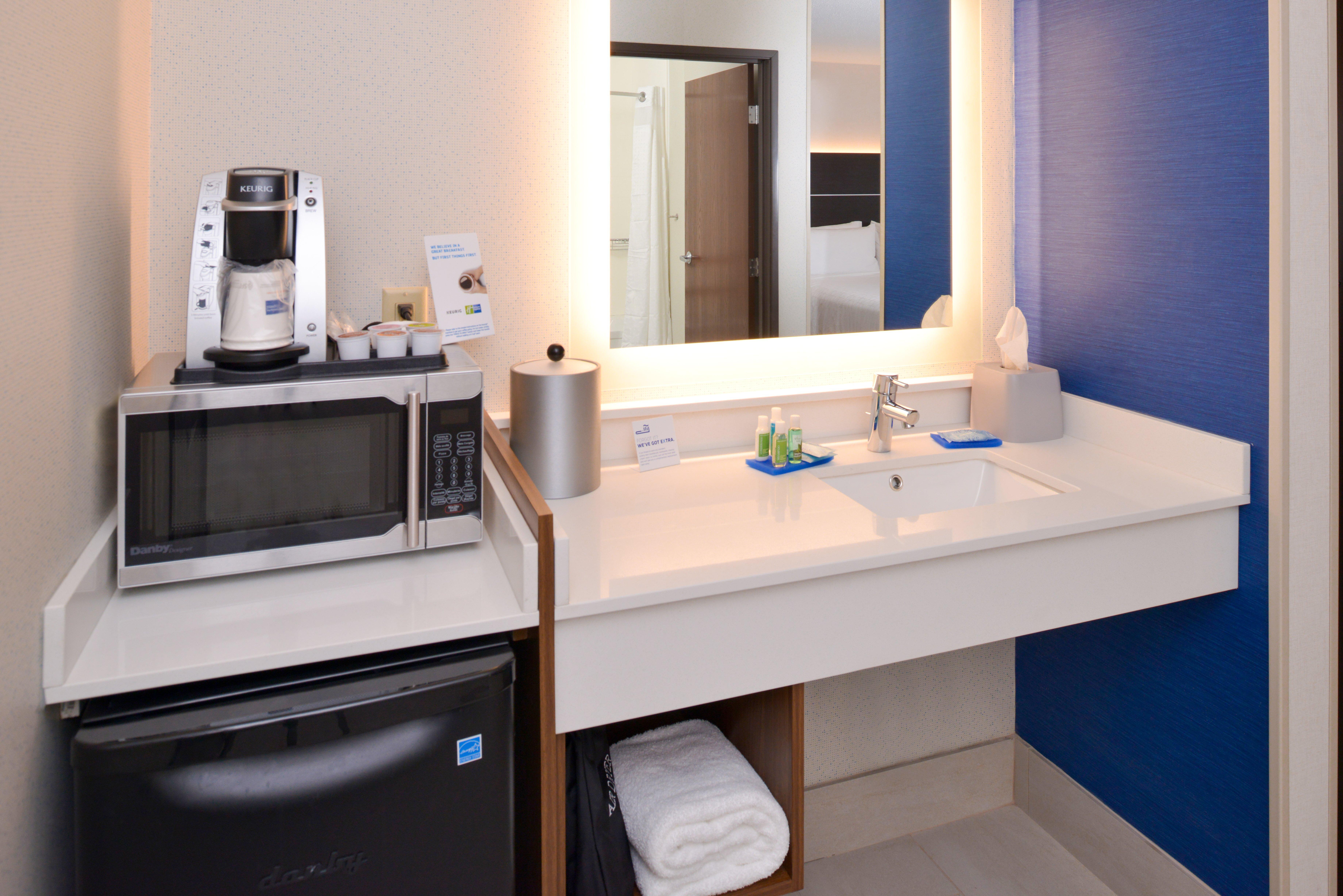 Holiday Inn Express Wixom By Ihg Esterno foto
