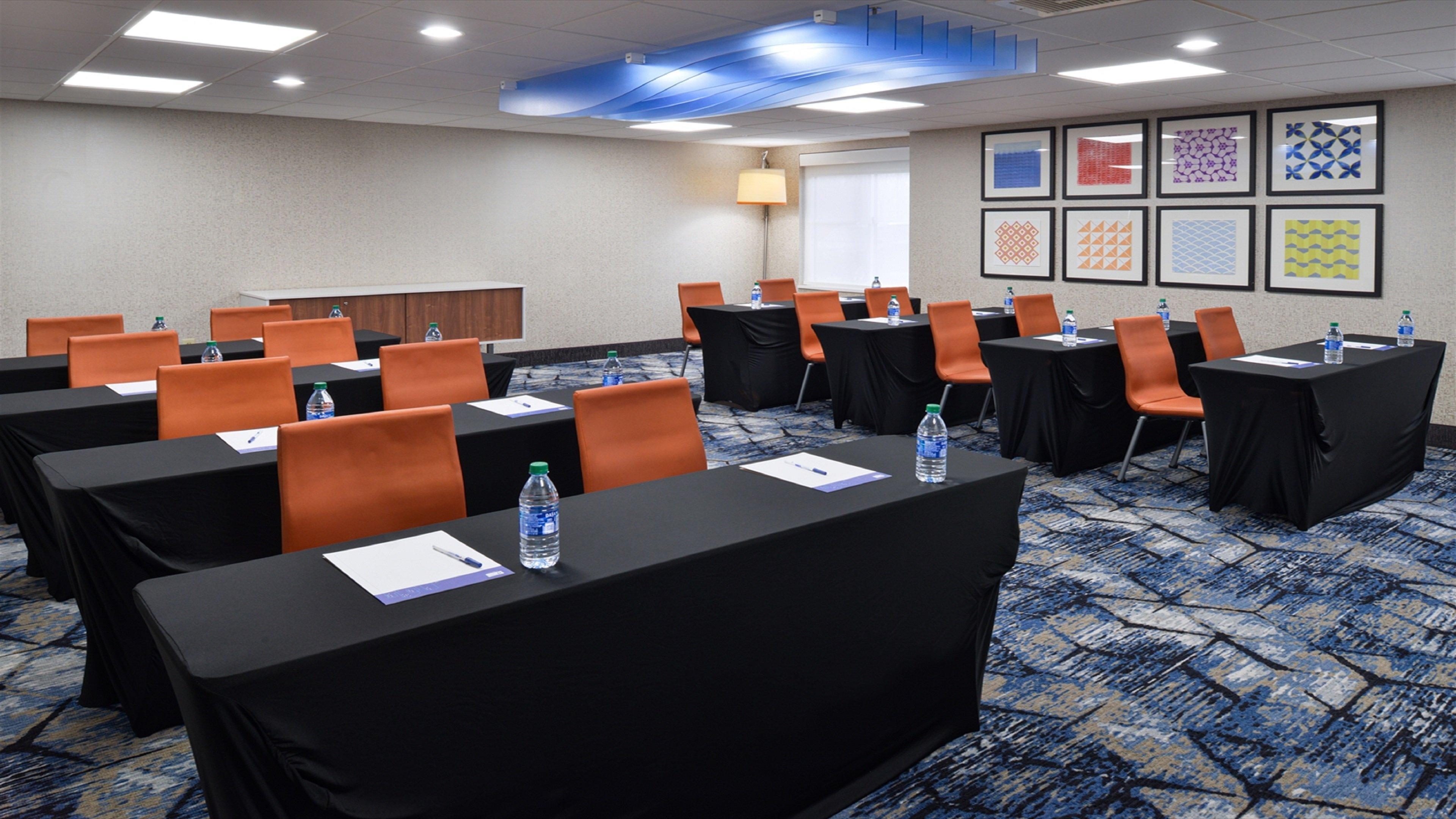 Holiday Inn Express Wixom By Ihg Esterno foto