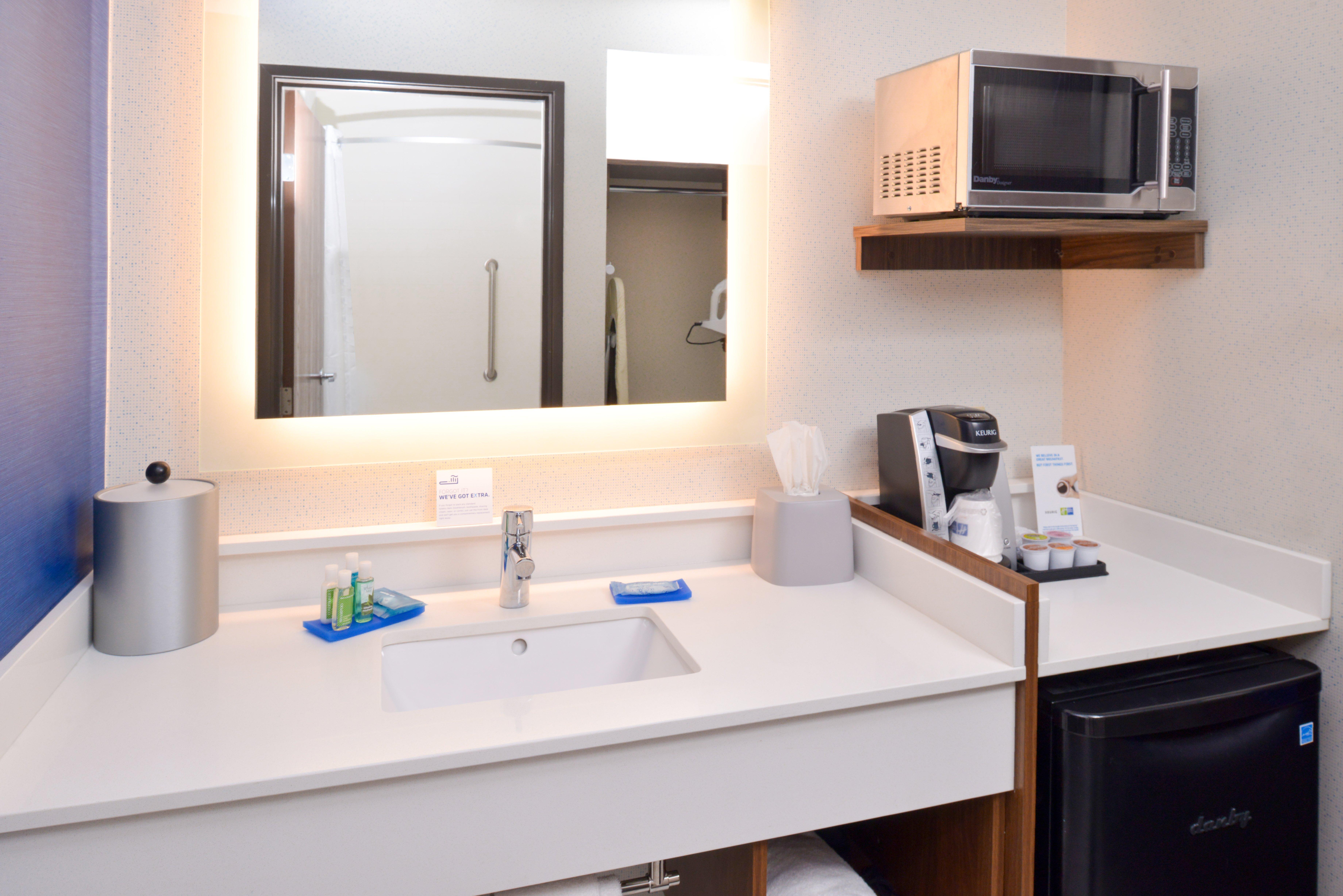 Holiday Inn Express Wixom By Ihg Esterno foto