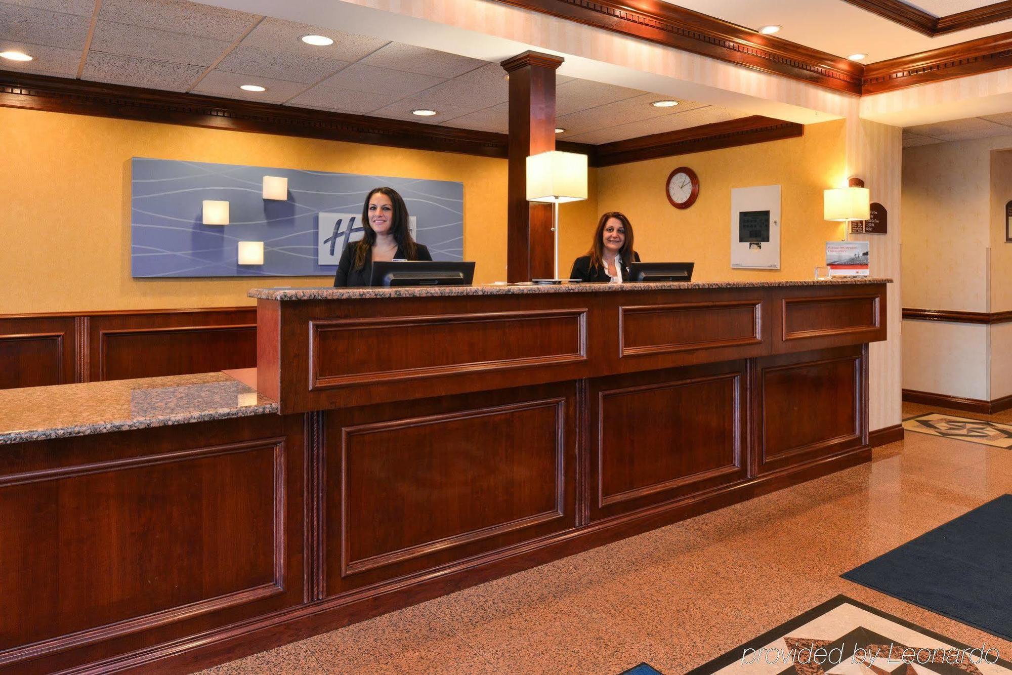 Holiday Inn Express Wixom By Ihg Esterno foto