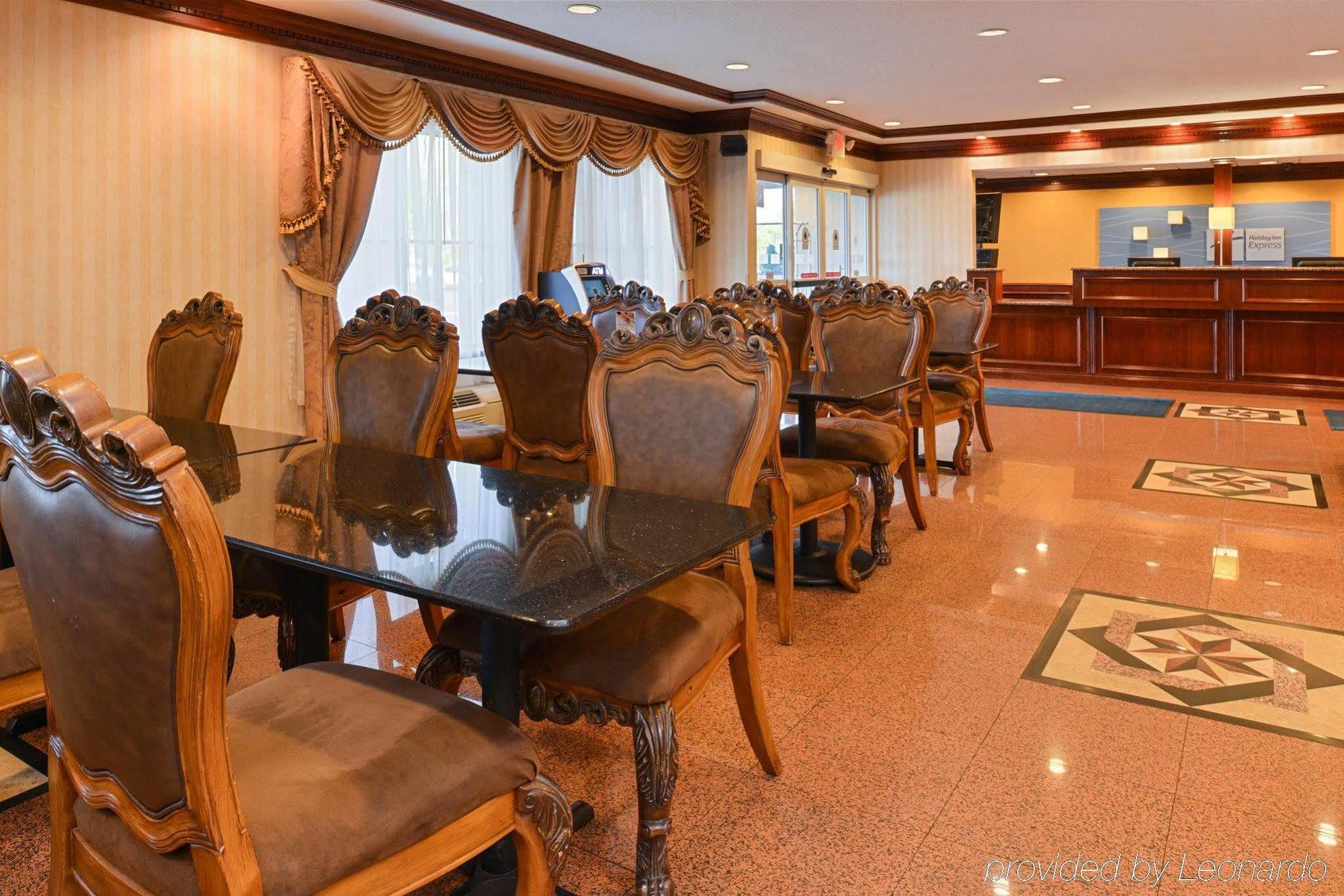 Holiday Inn Express Wixom By Ihg Esterno foto