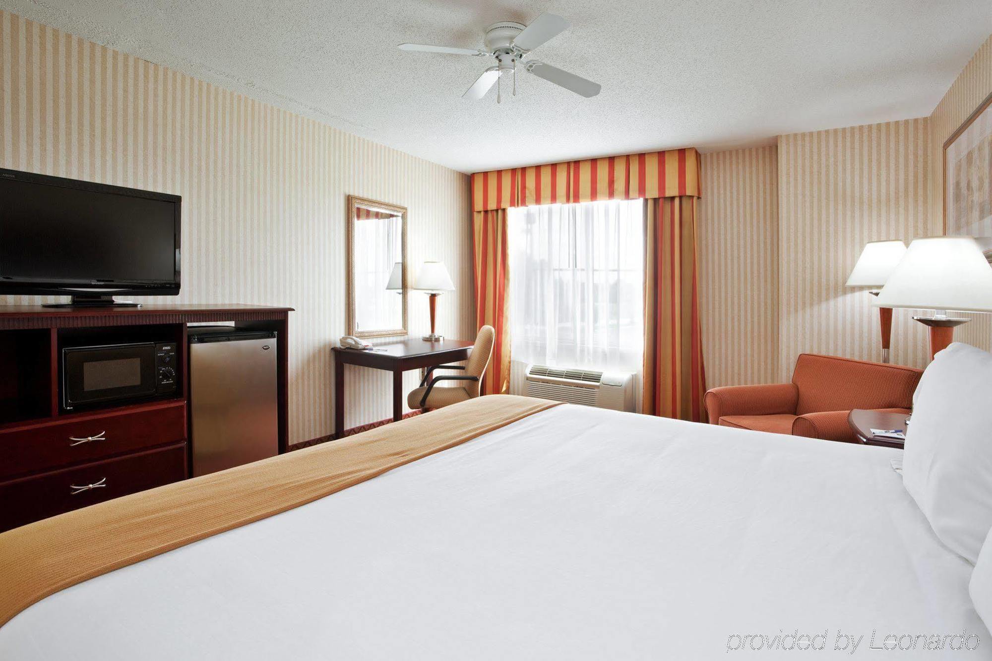 Holiday Inn Express Wixom By Ihg Camera foto